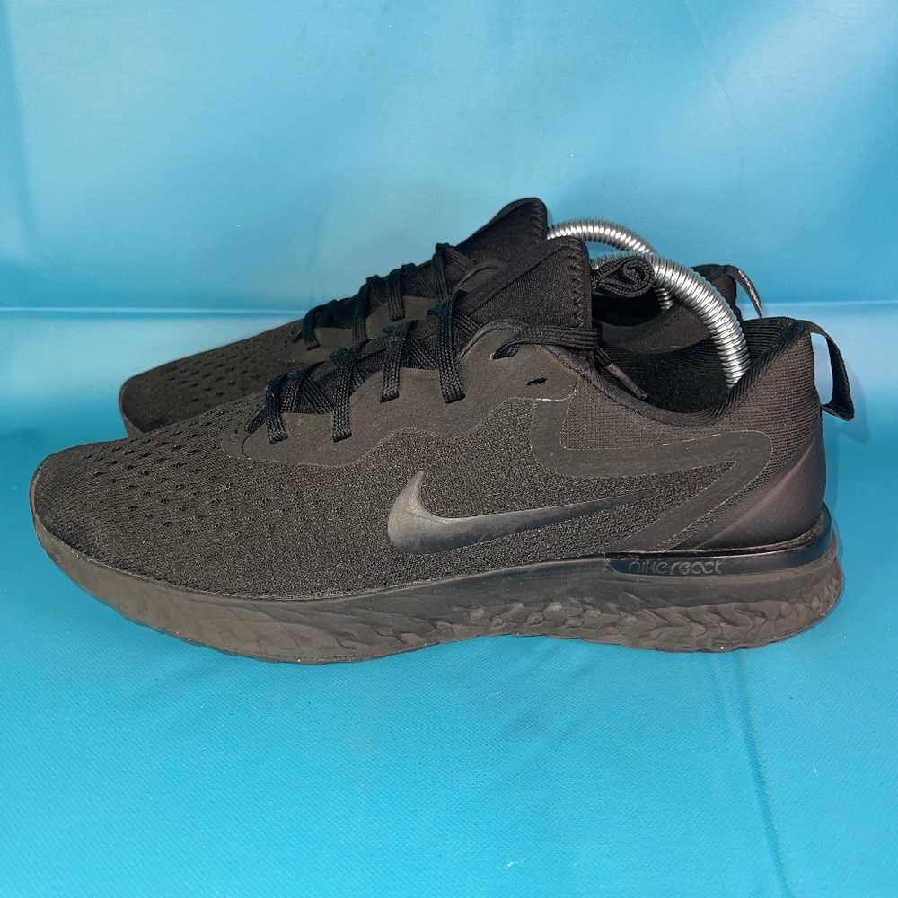 Nike Odyssey React Triple Black Lace Up Athletic Sneakers Women's 10 AO9820-010